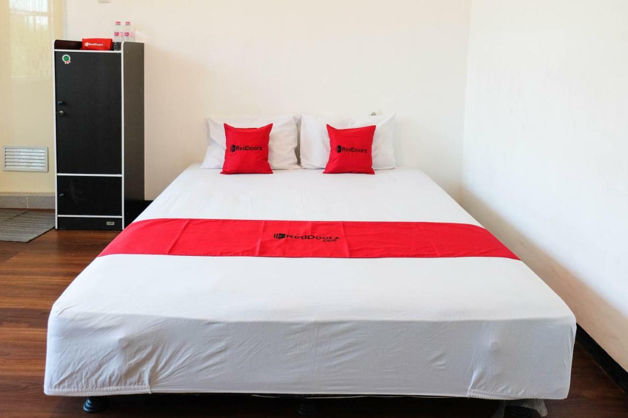 Hotel Reddoorz Near Ahmad Yani Airport 3 Semarang Exterior foto