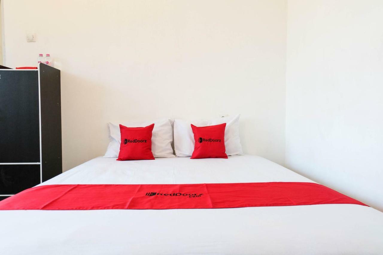 Hotel Reddoorz Near Ahmad Yani Airport 3 Semarang Exterior foto