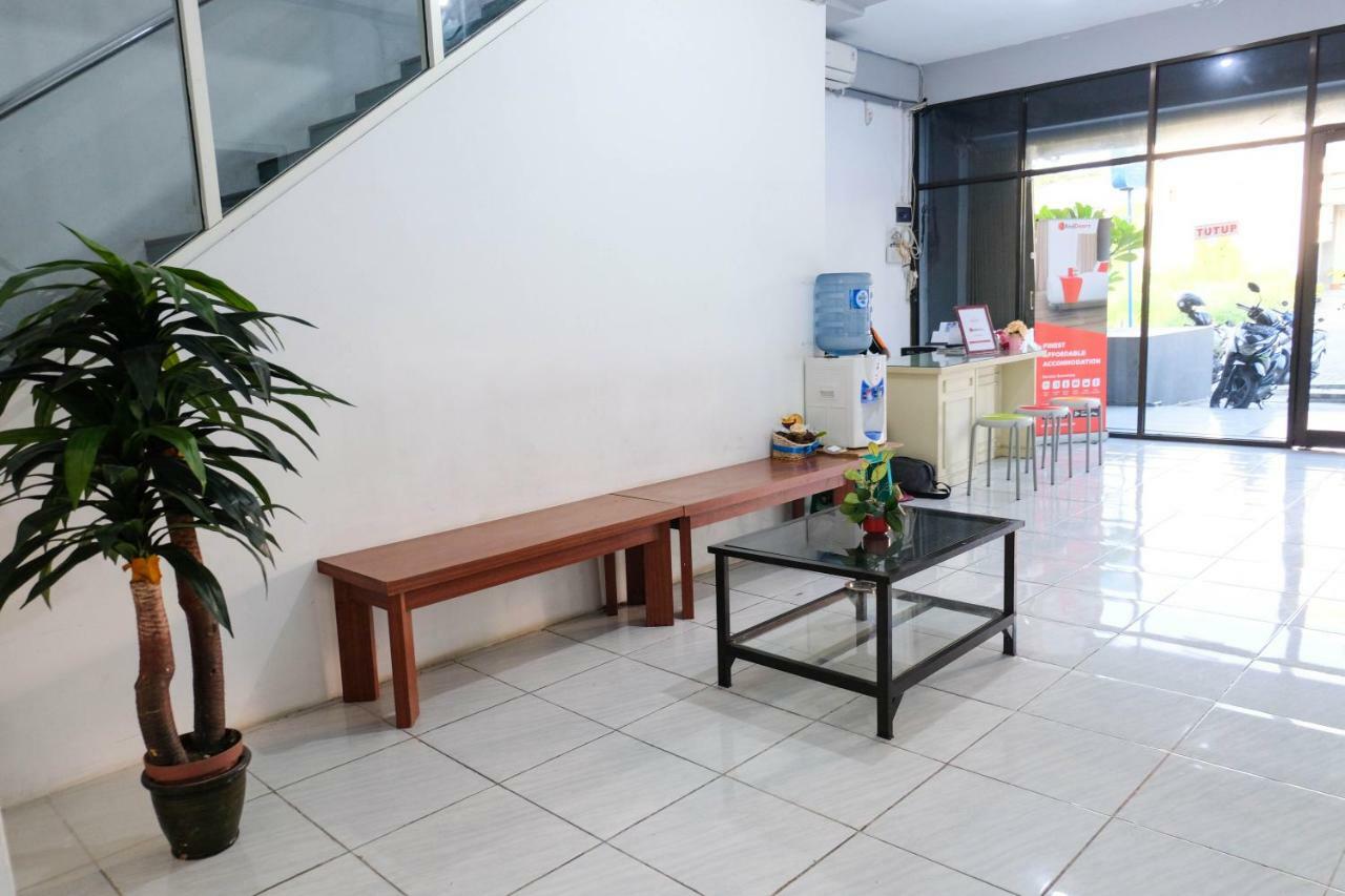 Hotel Reddoorz Near Ahmad Yani Airport 3 Semarang Exterior foto