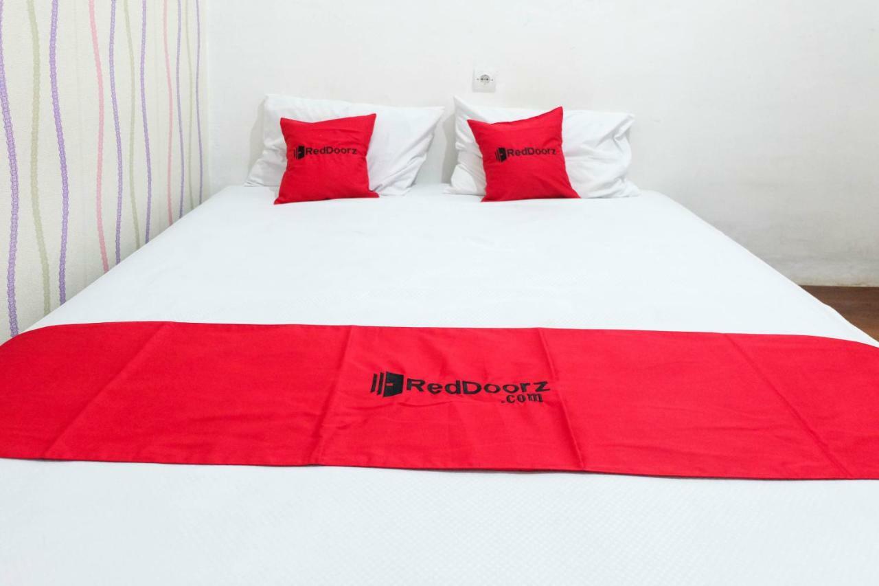 Hotel Reddoorz Near Ahmad Yani Airport 3 Semarang Exterior foto